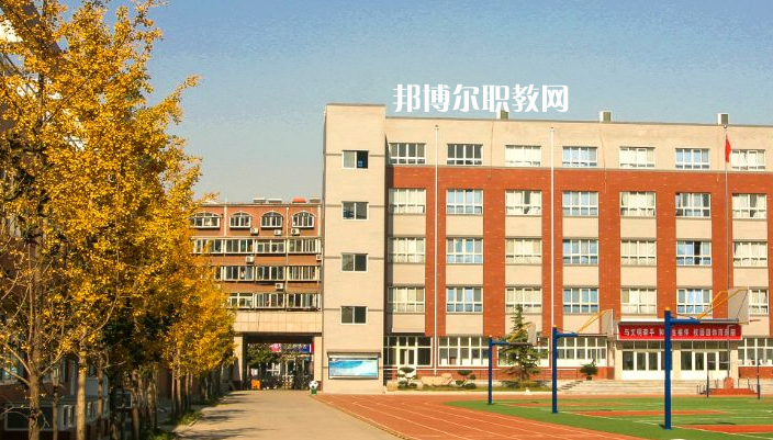 大理技師學(xué)校2022年招生辦聯(lián)系電話(huà)