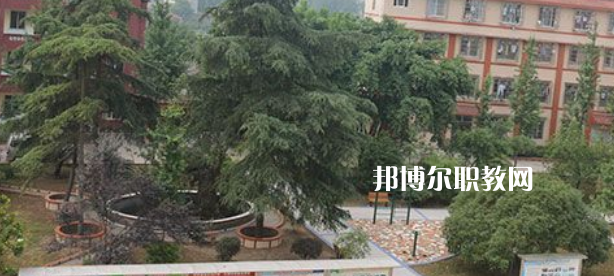 樂(lè)山商務(wù)技工學(xué)校怎么樣、好不好