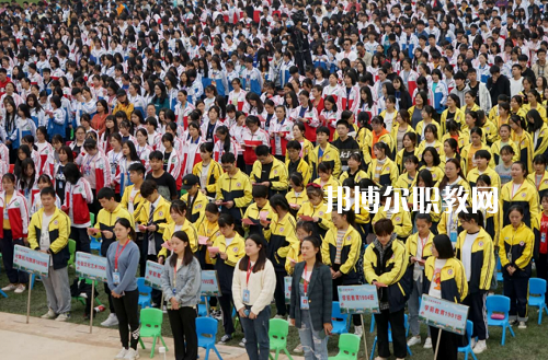 湖南醫(yī)藥職業(yè)中等專業(yè)學(xué)校2022年報(bào)名條件、招生要求、招生對(duì)象