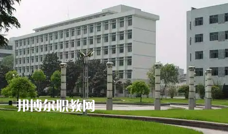 湖北旅游學(xué)校2022年報(bào)名條件、招生要求、招生對象