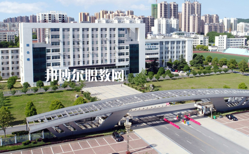 湖北信息工程學(xué)校2022年報名條件、招生要求、招生對象