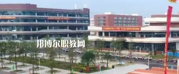 廣西醫(yī)科大學(xué)附設(shè)玉林衛(wèi)生學(xué)校2022年報名條件、招生要求、招生對象