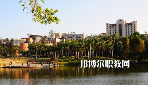 湖北東風(fēng)汽車技師學(xué)院2022年報(bào)名條件、招生要求、招生對象