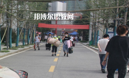 武漢新洲高級(jí)職業(yè)中學(xué)2022年報(bào)名條件、招生要求、招生對(duì)象