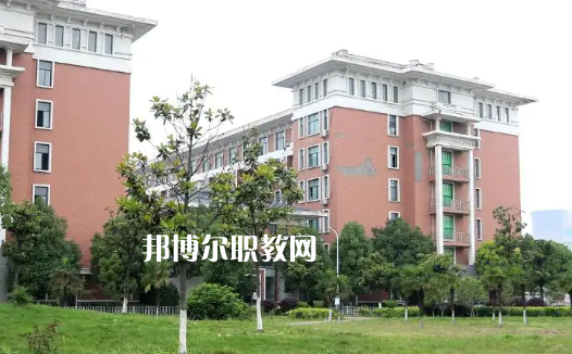 湖北機(jī)械工業(yè)學(xué)校2022年報(bào)名條件、招生要求、招生對(duì)象