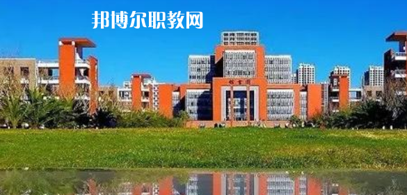 云南高職?？圃盒Ｅ琶?強