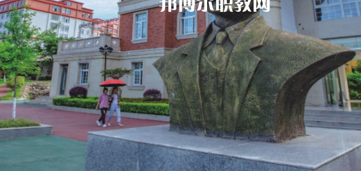 綿陽(yáng)交通高級(jí)技工學(xué)校地址在哪里，哪個(gè)地區(qū)，哪個(gè)城市?