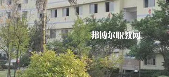 重慶市三峽職業(yè)技工學(xué)校地址在哪里，哪個地區(qū)，哪個城市?