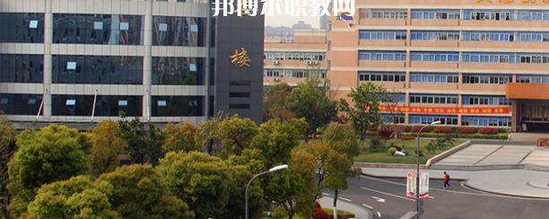江蘇聯(lián)合職業(yè)技術(shù)學(xué)院無錫機(jī)電分院地址在哪里，哪個地區(qū)，哪個城市?