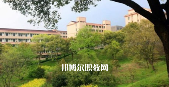 江蘇省宜興中等專業(yè)學(xué)校地址在哪里，哪個(gè)地區(qū)，哪個(gè)城市?