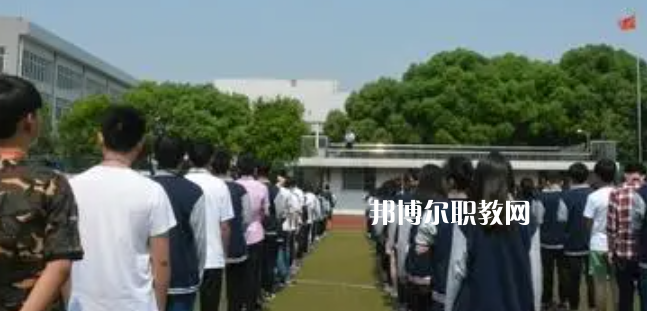 江蘇省錫山中等專業(yè)學(xué)校地址在哪里，哪個(gè)地區(qū)，哪個(gè)城市?