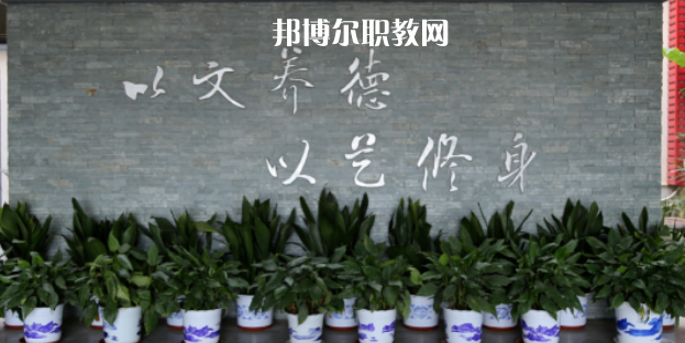 張家港市舞蹈學(xué)校地址在哪里，哪個地區(qū)，哪個城市?