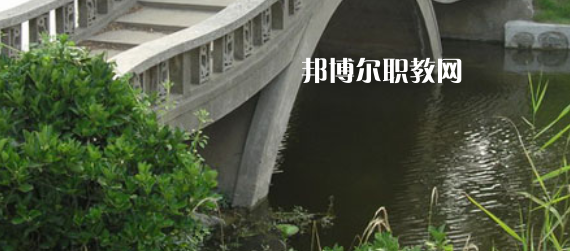 淮安市洪澤區(qū)技工學(xué)校地址在哪里，哪個(gè)地區(qū)，哪個(gè)城市?