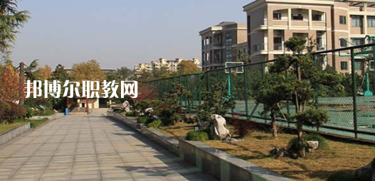杭州市城西中學(xué)職高部地址在哪里，哪個(gè)地區(qū)，哪個(gè)城市?