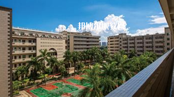 深圳市深德技工學(xué)校地址，乘車路線
