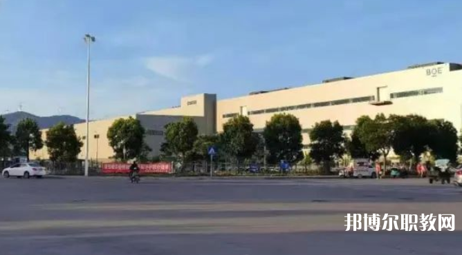 西安智能工業(yè)技工學(xué)校地址，乘車路線