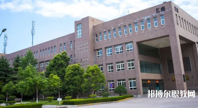 西安技師學(xué)院地址，乘車(chē)路線
