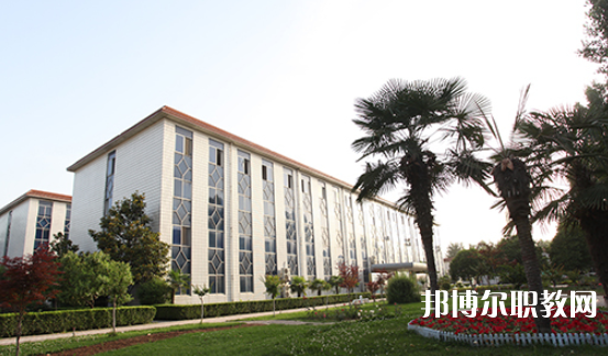 2023西安齊力鐵路技工學(xué)校招生計(jì)劃 招生人數(shù)是多少(附要求、條件、對(duì)象)