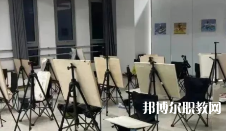 秦皇島市藝新舞蹈學(xué)校地址，乘車路線