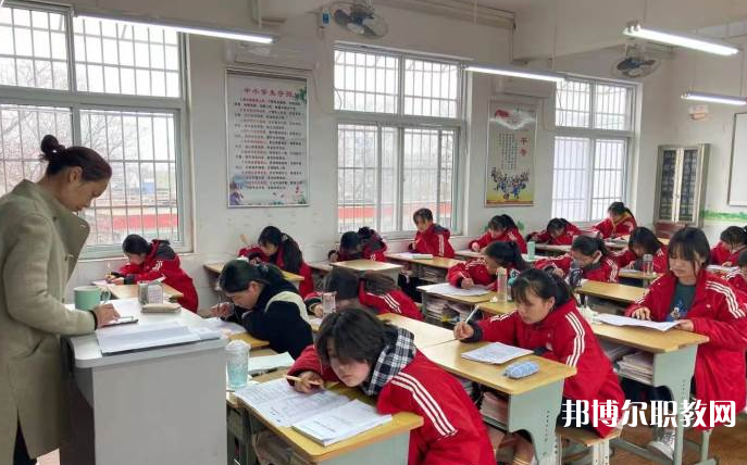 2023開封市第一職業(yè)中等專業(yè)學(xué)校招生計(jì)劃 招生人數(shù)是多少(附要求、條件、對(duì)象)