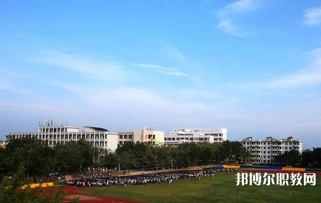 2024玉林市龍池職業(yè)技術(shù)學校多少錢 玉林市龍池職業(yè)技術(shù)學校各專業(yè)學費收費標準