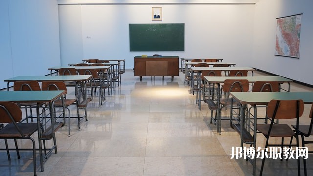廣西哪里的職業(yè)學校能讀商務(wù)外語專業(yè)