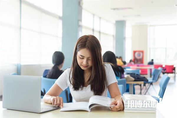 四川哪里的中專學校能讀電子應用專業(yè)