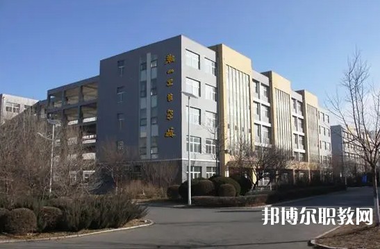 2024鞍山衛(wèi)生學(xué)校招生計劃 招生人數(shù)是多少(附要求、條件、對象)